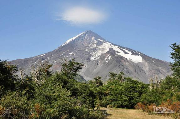 O vulcão Lanín, com 3.776 metros de altitude, na região de Junín de Los Andes, na Argentina